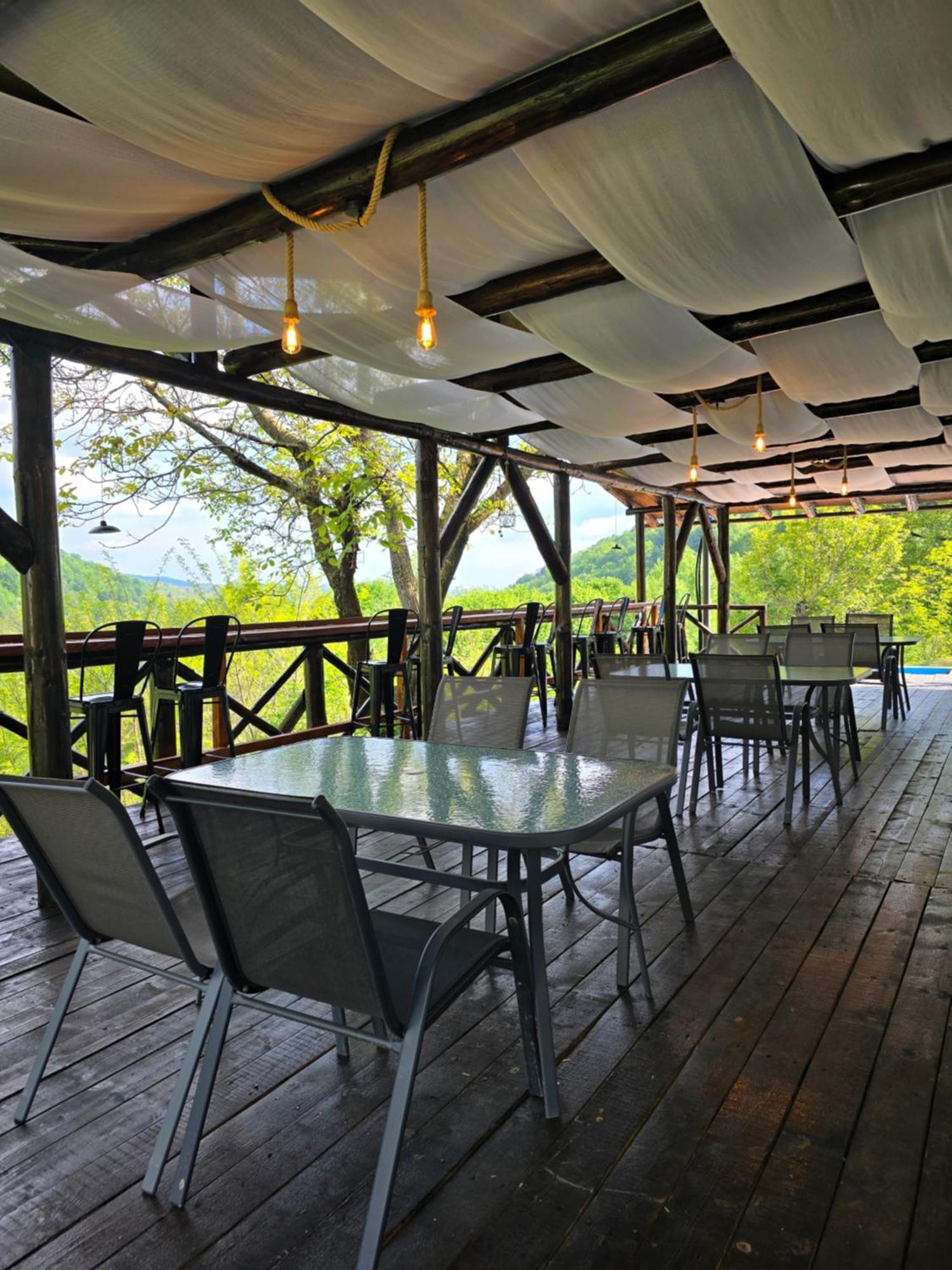 Sunrise Glamping Retreat 호텔 Galesu 외부 사진